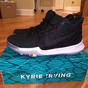 Nike Kyrie 3s